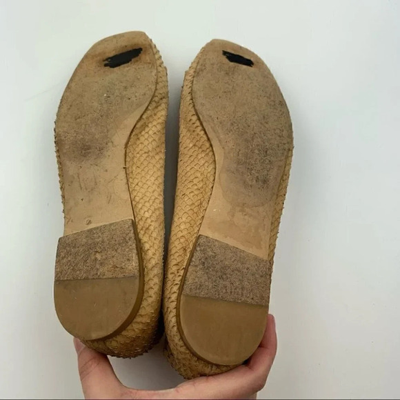 Stuart Weitzman Flats sz 9 snakeskin square toe - Picture 7 of 12